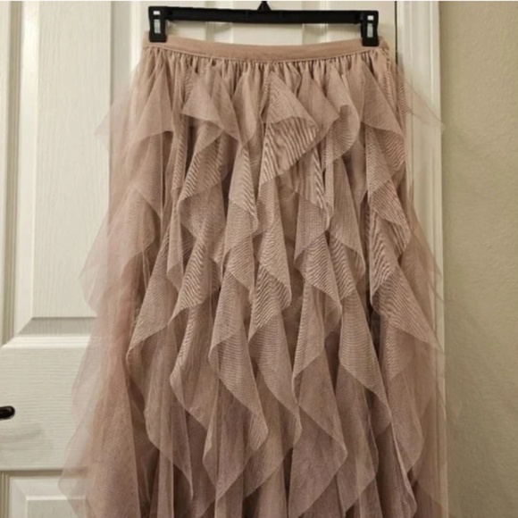 Gorgeous Mauve mesh Lavender Tulle Tiered Maxi Skirt Ruffles for photoshoot - Picture 3 of 16